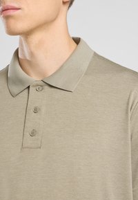 Jack Wolfskin TRAVEL  - Poloshirt - stone heather