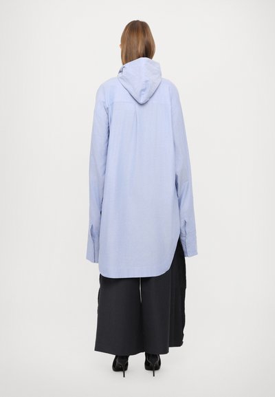 AVAVAV Vestido camiseiro - blue