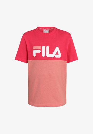 Camiseta de manga corta con un diseño bicolor en rosa brillante y rosa claro, con un destacado logo blanco de FILA en el pecho.