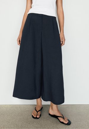 Massimo Dutti, FLOWING PLEATED WIDE-LEG PANTS - Bukser - dark blue