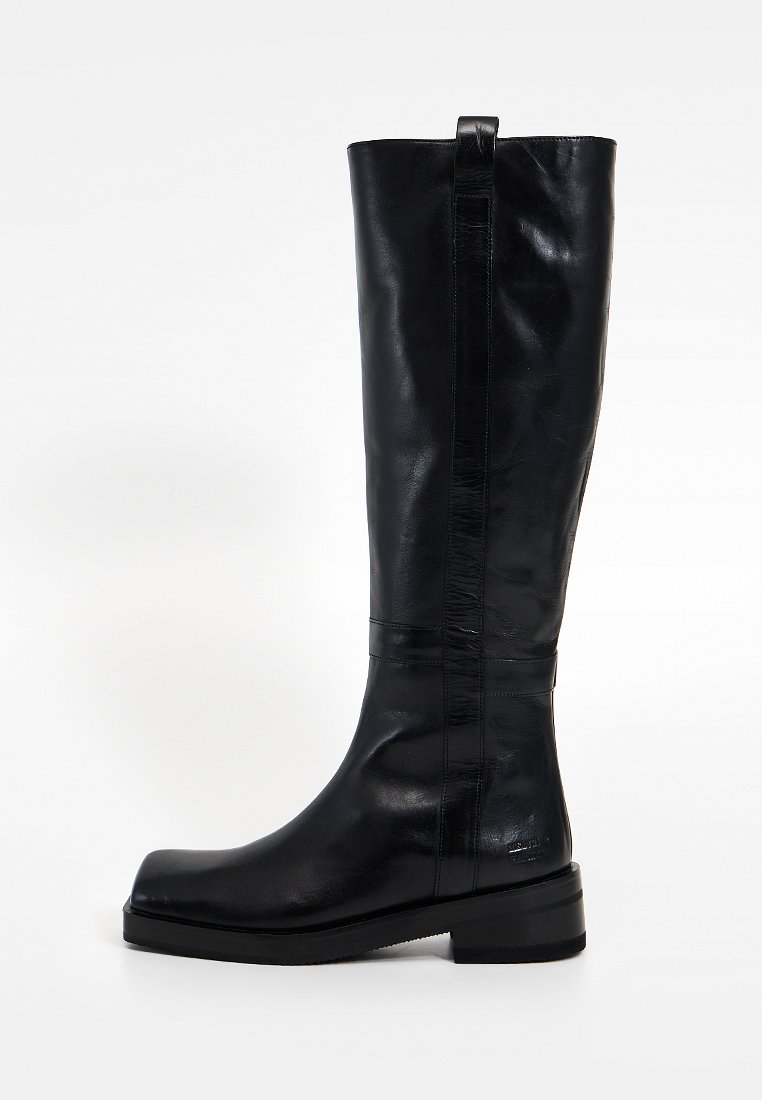 Botas