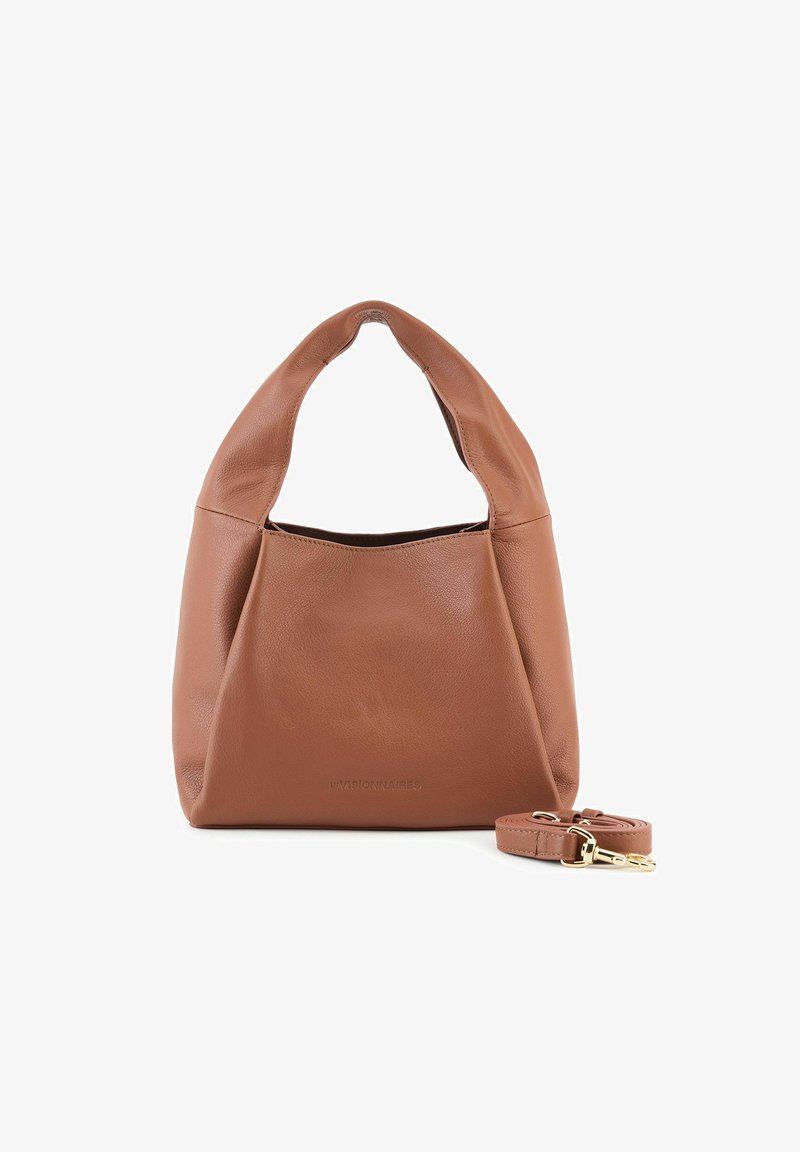 Sac à main en cuir marron avec une poignée arrondie et une bandoulière amovible avec des fermoirs dorés, présenté sur un fond blanc.
