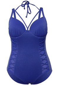Bañador de una pieza azul con tejido texturizado, que presenta un cuello halter, busto fruncido y detalles de corte lateral. Los acentos de brillo realzan el diseño.