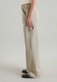 Marc O'Polo DENIM WORK WIDE AUS GESTREIFTEM - Relaxed fit jeans - offwhite