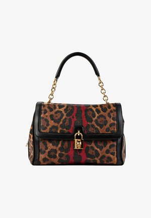 Sac à main imprimé léopard marron et noir avec des rayures rouges, une finition en cuir noir, une poignée chaîne dorée et une fermeture avant dorée.