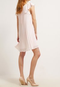 BCBGeneration Koktejlové šaty / šaty na párty - nude