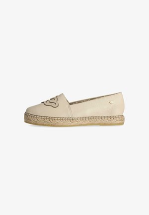 Espadrille en cuir beige avec accent cousu, semelle en corde et tige texturée. Caractéristiques : design à profil bas et bout rond.