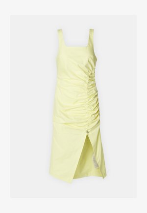 Żółta bawełniana sukienka z kwadratowym dekoltem, marszczonymi detalami po bokach i rozcięciem do uda, charakteryzująca się gładką teksturą i dopasowaną sylwetką.