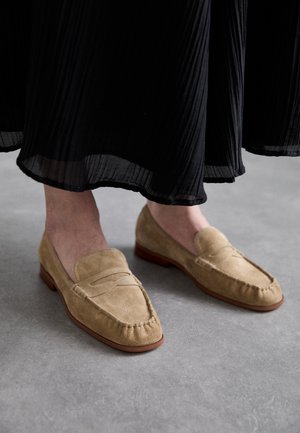 CARLSON LOAFER - Scarpe senza lacci - husk