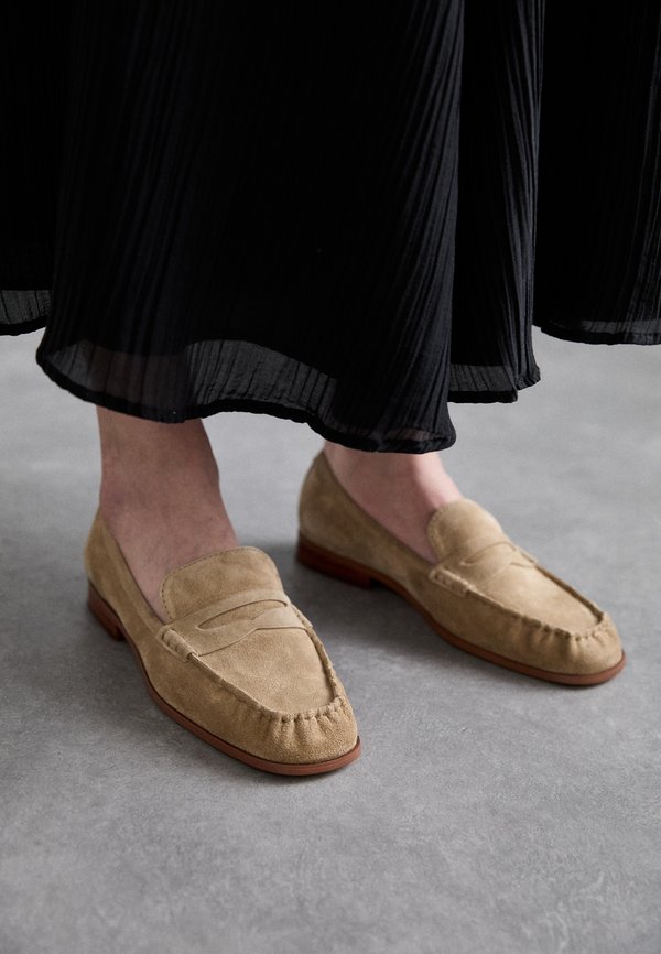 CARLSON LOAFER - Slipper - husk