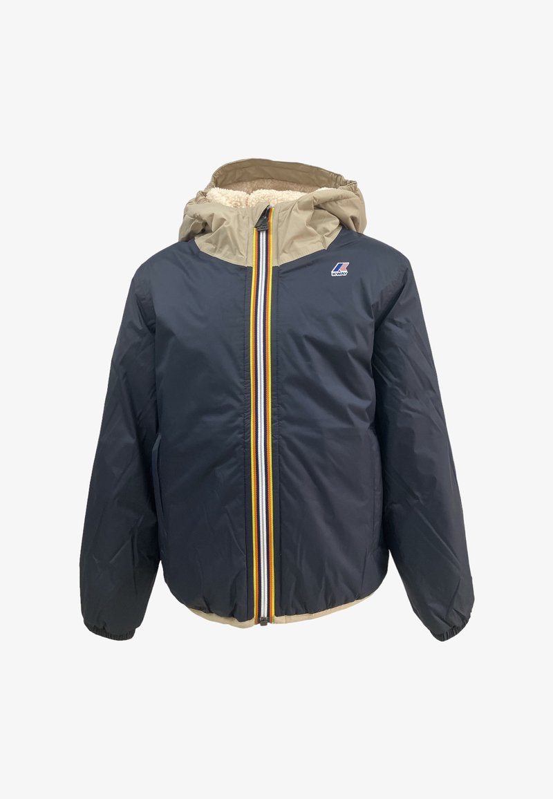 Giacca a vento navy con cappuccio beige, dotata di una cerniera frontale contornata da strisce multicolori e foderata in pile per il calore.