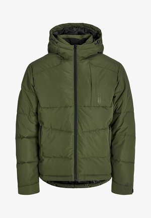 Soolestatud jope oliivirohelises värvitoonis musta voodriga, millel on lukuga eesmine osa, reguleeritav kapuuts ja kaks küljetaskut. Jope omab sileda ja sujuva tekstuuri.