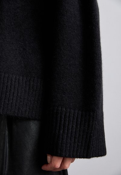 DESIGNERS REMIX VERONA SLIT - Camisola - black