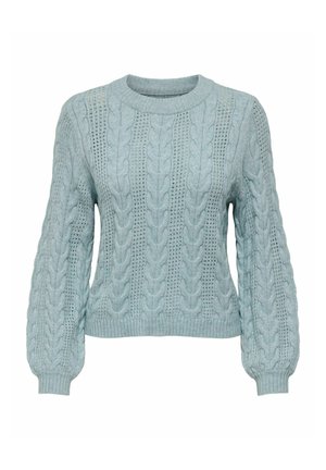 Suéter de punto azul claro con un patrón de trenzado, cuello redondo y puños acanalados. Presenta detalles texturizados y un corte relajado.