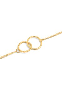 Bracciale in oro con un anello attorcigliato e un anello liscio collegati da una delicata catena. Presenta superfici lucide e levigate e un design minimalista.