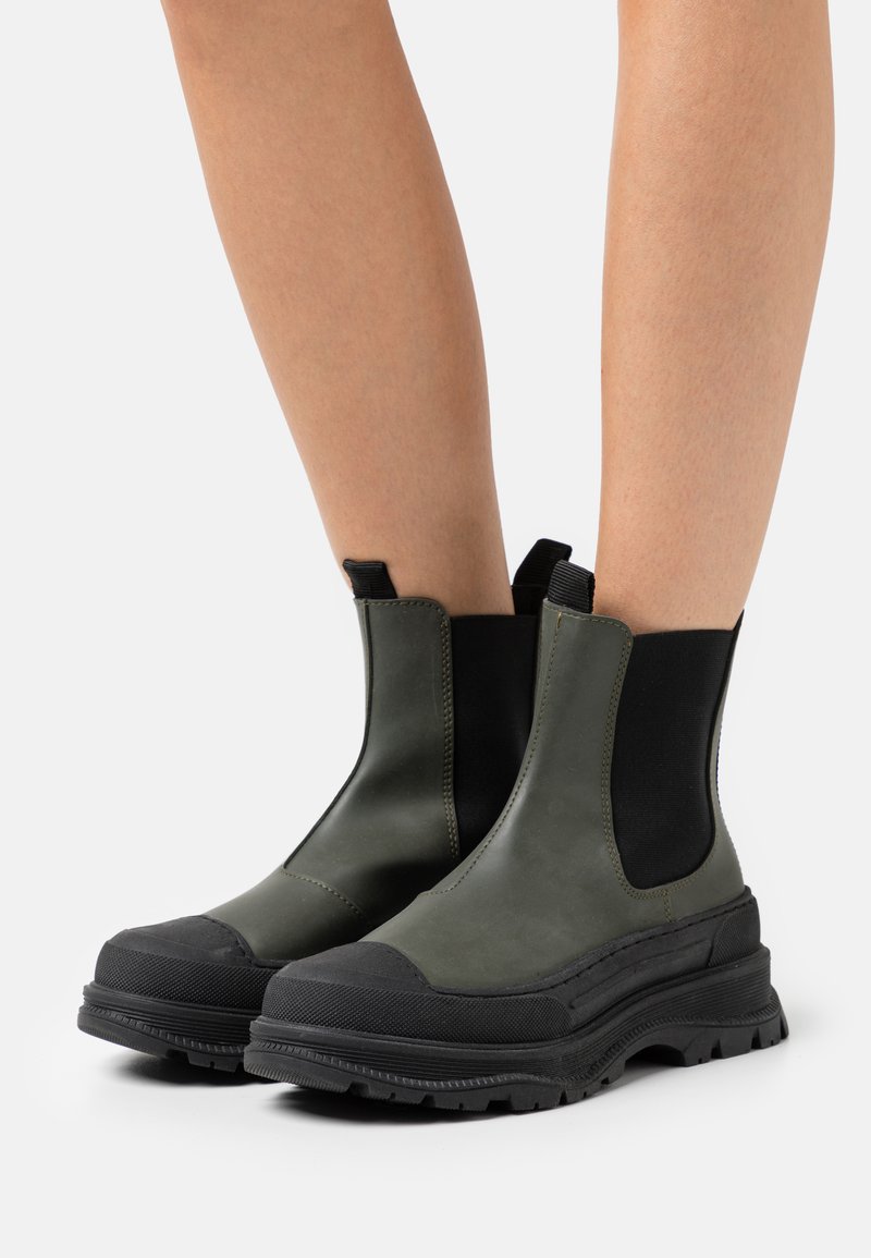 Pavement ELORA - Botas de tornozelo com plataforma - green