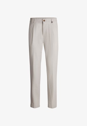 Lichtbeige gestructureerde herensbroek met knoop- en ritssluiting, riemlussen en zijzakken, getoond op een witte achtergrond.