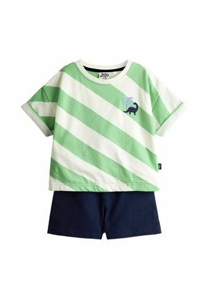Completo per bambino con maglietta a maniche corte a righe diagonali verdi e bianche con un piccolo dinosauro e pantaloncini blu navy.