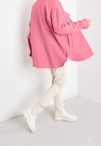 Gerry Weber Abrigo corto - pink