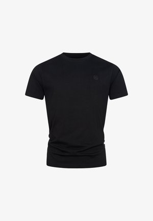 Fekete pamut póló kerek nyakkal, rövid ujjakkal és a mellkasán egy finoman dombornyomott logóval. Egyszerű dizájn, sima tapintás.