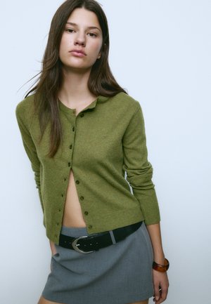 Stradivarius SOFT-TOUCH - Neuletakki - evergreen