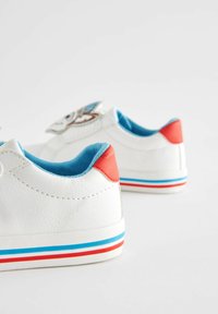 Next DOUBLE STRAP - Matalavartiset tennarit - paw patrol white