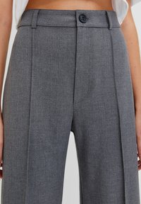 PULL&BEAR Tygbyxor - grey