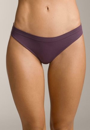 Ljubičaste bikini gaćice od najlona s glatkom završnom obradom, elastičnim pojasom i minimalnim pokrivanjem, dizajnirane za udobnost i pristajanje.