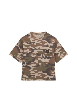 Camo T-shirt in beige, groen en bruin katoenmix, met korte mouwen, een ronde hals en een borstzakje aan de linkerzijde met een logo patch.