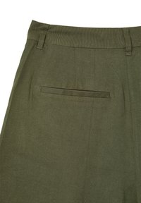 Pantaloni eleganti verde oliva con passanti per cintura e una tasca posteriore a filetto su tessuto liscio.