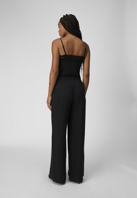 Object LEENA NEW NOOS - Top - black