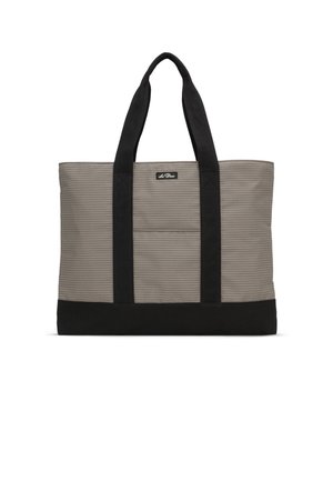 Sac cabas à anses noires et fond noir, orné d’un petit motif à carreaux noir et blanc et doté d’une poche avant, sur fond blanc.