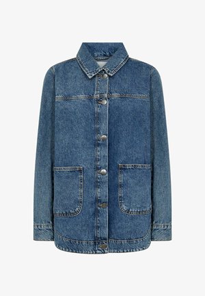 Geacă de blugi albastru mediu cu mâneci lungi, guler, nasturi în față și două buzunare aplicate mari în față.