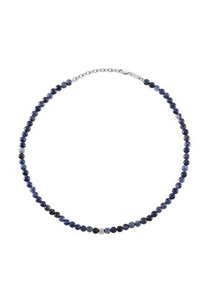 Sodalit-Perlenkette mit abwechselnd dunkelblauen und hellblauen Perlen, mit einem silbernen Akzentdetail nahe dem Verschluss.