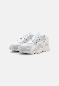 Nike Sportswear Sneakers - white