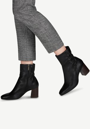 Tamaris STIEFELETTE - Ankle Boot - black