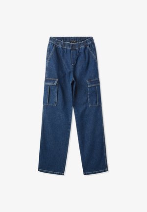 Niebieskie dżinsowe spodnie cargo o luźnym kroju, z elastycznym pasem, dwoma bocznymi kieszeniami i dwiema dużymi kieszeniami cargo na nogach. Prosty krój nogawek.