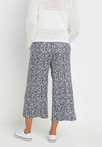 M&Co Tygbyxor - navy