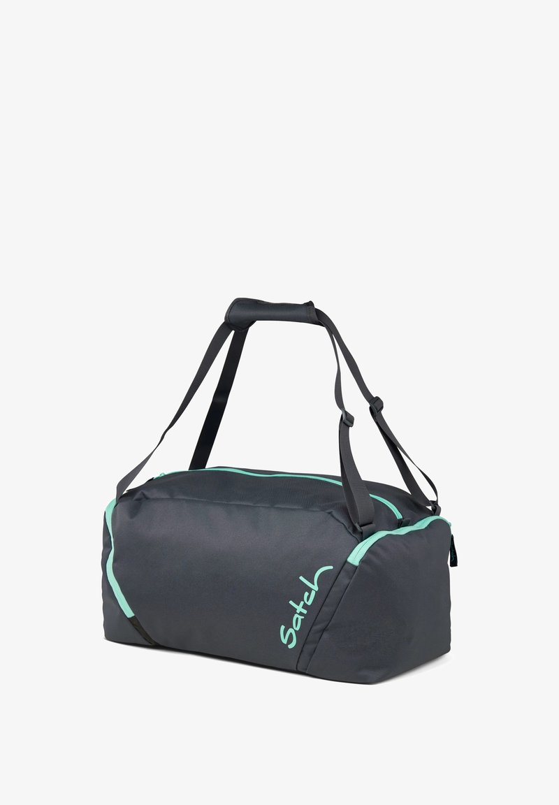 Duffle Bag aus dunkelgrauem Stoff mit mintgrünen Akzenten. Verfügt über zwei Griffe, einen Reißverschluss und ein seitliches Logo. Glatte Textur.