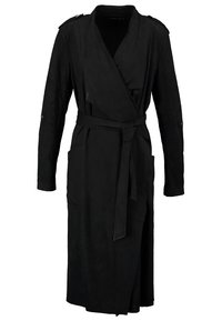 Cappotto avvolgente nero in tessuto morbido, con maniche lunghe, cintura in vita annodata, tasche laterali ed epaulettes sulle spalle.