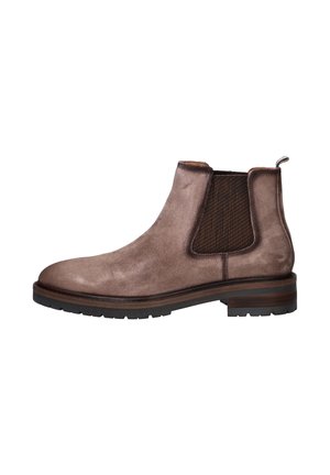 Bottine Chelsea en daim marron avec panneau latéral élastique et languette, avec un talon bas superposé et une semelle en caoutchouc.