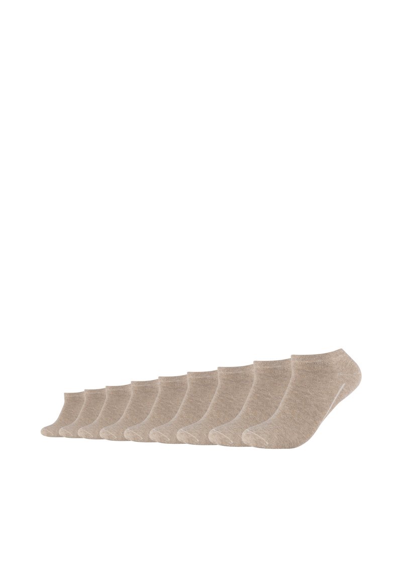 Calzini alla caviglia color beige esposti in fila, realizzati in tessuto morbido con una finitura liscia e un design a taglio basso, che mostrano un colore semplice e uniforme.