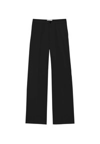 Pantalon noir à jambes larges en tissu lisse, doté d'une fermeture à boutons sur le devant et de deux poches latérales, avec une silhouette droite et ajustée.
