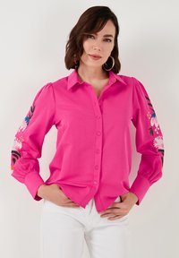 Unselected, fuchsia