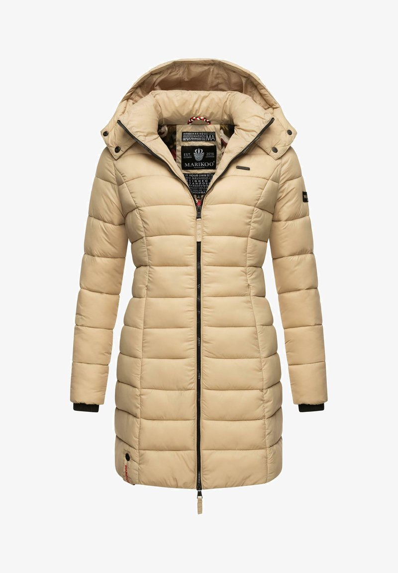 Beige Daunenjacke mit Kapuze, mit gesteppter Verarbeitung, Frontreißverschluss und schwarzen gerippten Bündchen. Innenetikett sichtbar. Wasserabweisendes Material.