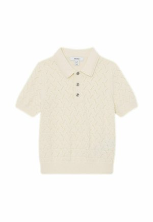 Korte mouwen crème-kleurig gebreid poloshirt met een gestructureerd patroon en drie knopen op de voorste kraag.