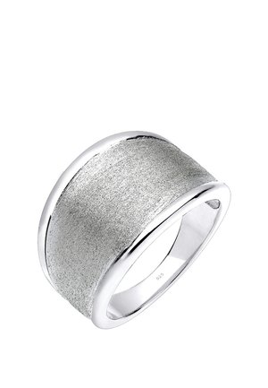 Silberring mit einer strukturierten Mittelband umgeben von glatten, polierten Kanten. Mit "925" gekennzeichnet, was auf die Qualität von Sterlingsilber hinweist.