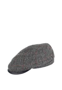 Casca gri cu model herringbone, cu tipar în carouri roșii și negre, având o vizieră curbată și o margine din piele.