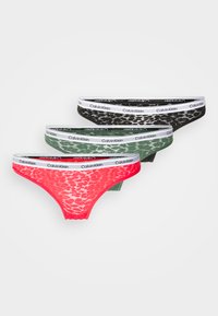 Selected, black tea/berry/garden topiary