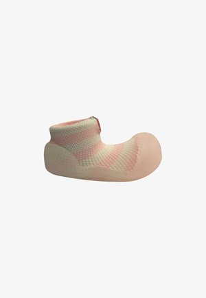 Scarpa morbida per neonati con strisce rosa e bianche e suola in gomma flessibile, progettata per il comfort e la facilità di utilizzo.